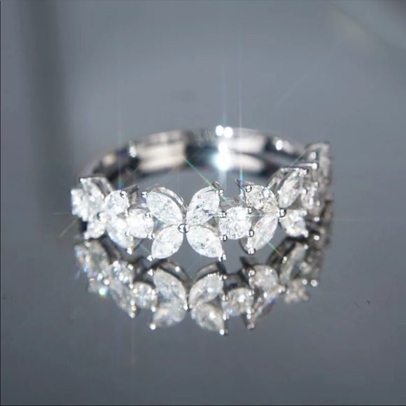 New Women’s 925 Silver Sweet Flowers Diamond Ring - Picture 3 of 5